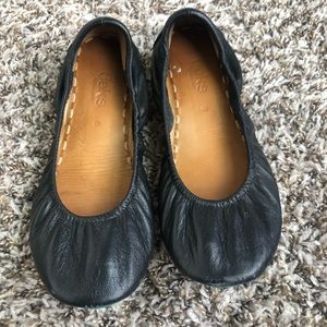 Matte black leather Tieks, size 8